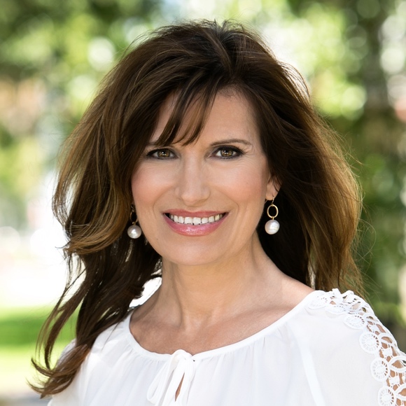 Meet your Posher, Traci - Picture 1 of 1